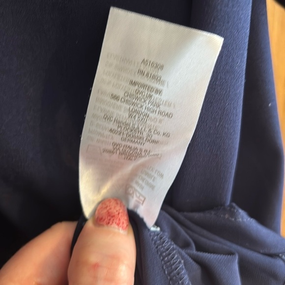 LIKE NEW Susan Graver Liquid Knit short sleeve split neck top Navy L - Picture 6 of 6